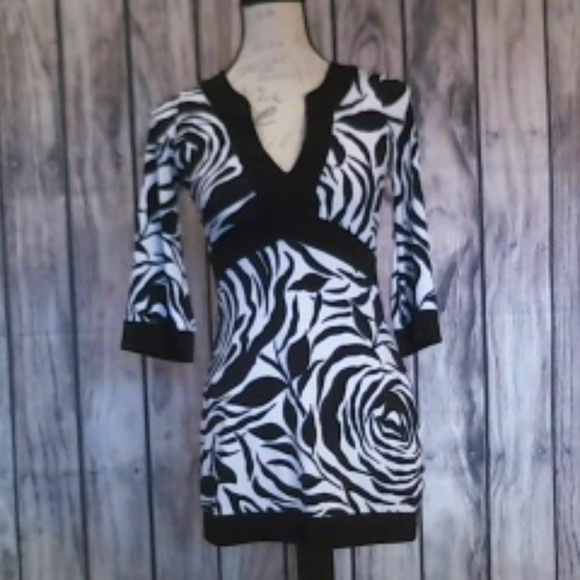 White House Black Market Blouse - Picture 5 of 5